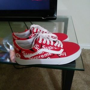 Supreme Vans size 6